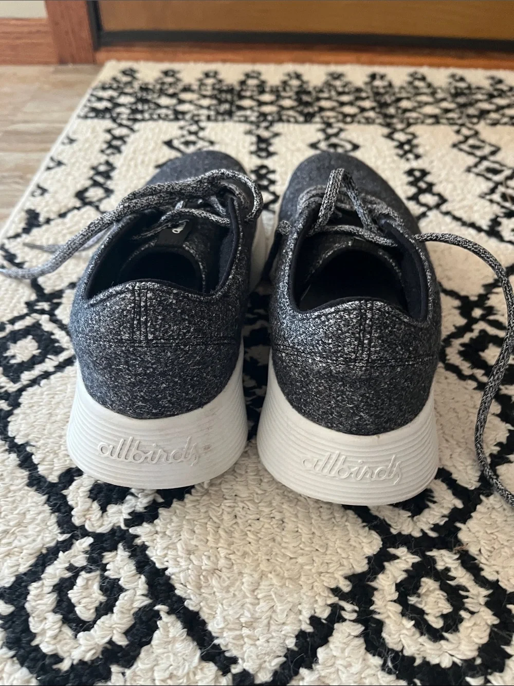 allbirds Men’s size 10 Wool Runners in Charcoal/White